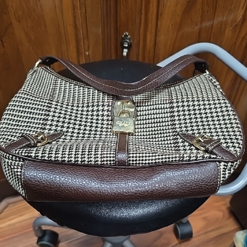 Chaps Black and White Houndstooth Shoulder Bag - Picture 10 of 14
